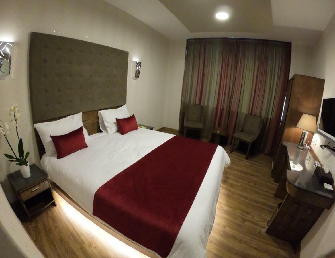 Eden Hotel Beirut Exteriör bild